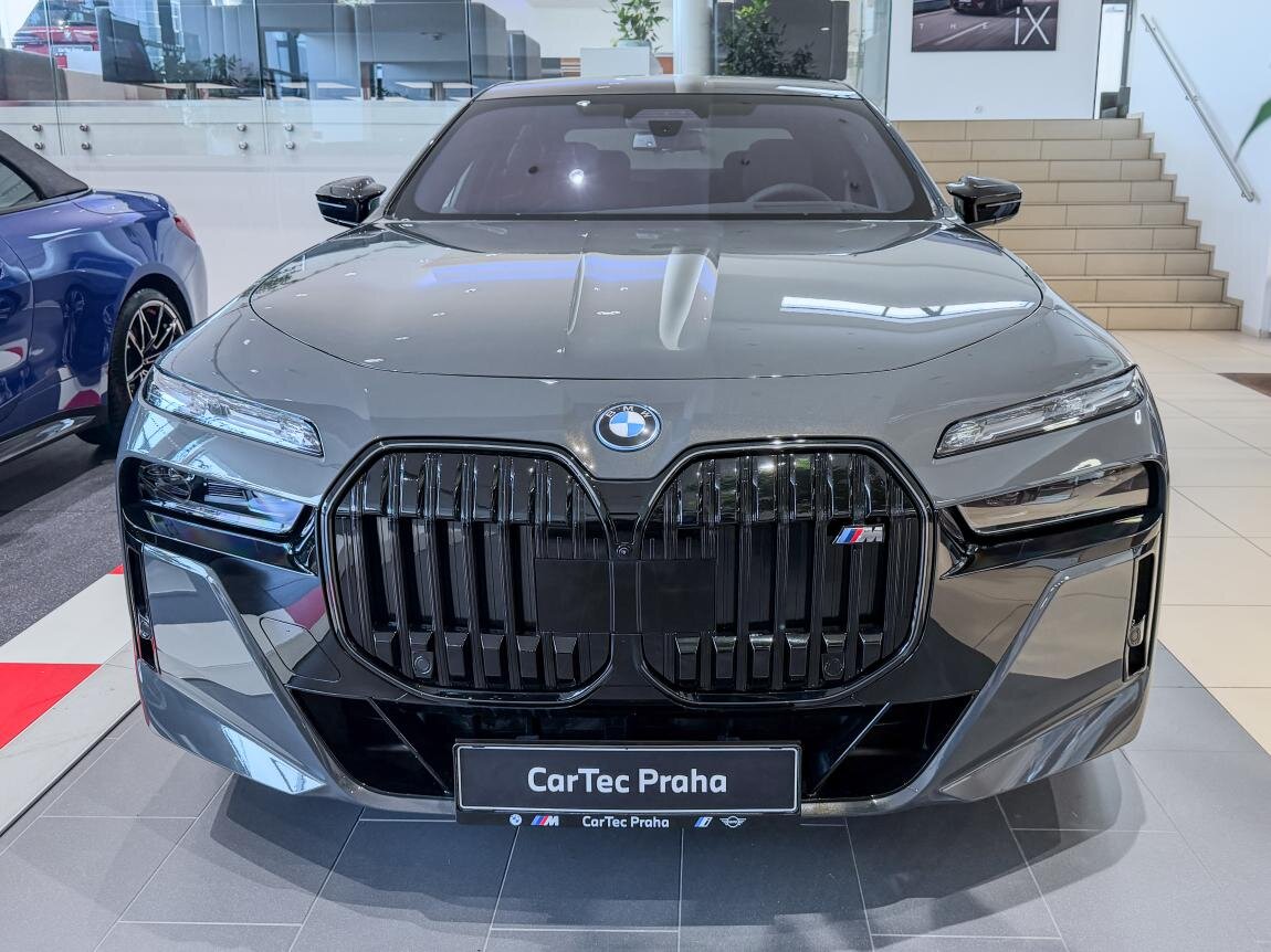 BMW Řada 7 Sedan / Limuzína 3,0 l 420 kw