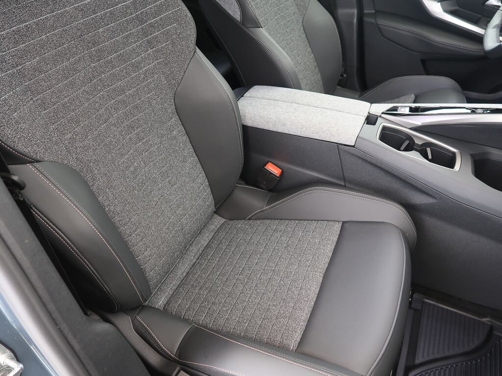 Peugeot 3008 SUV / Terénní 1,2 l 100 kw