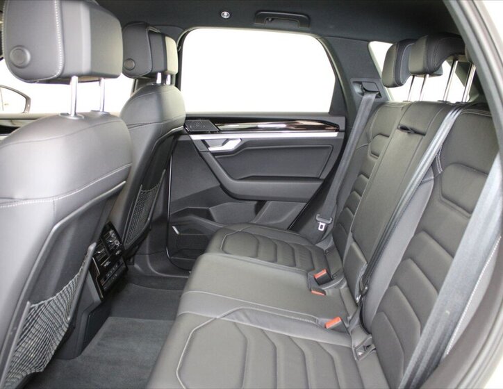 Volkswagen Touareg SUV / Terénní 3,0 l 210 kw