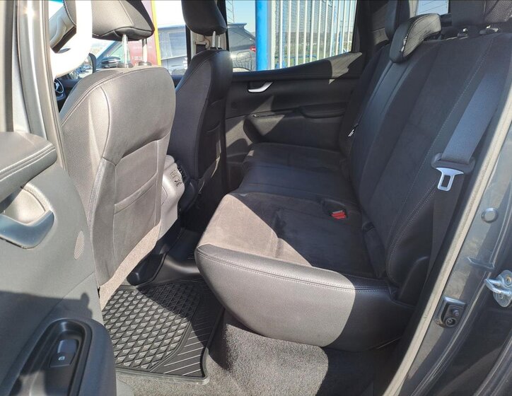 Mercedes-Benz Třídy X 7