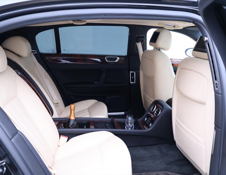Bentley Continental Flying Spur Sedan 6,0 l 412 kw