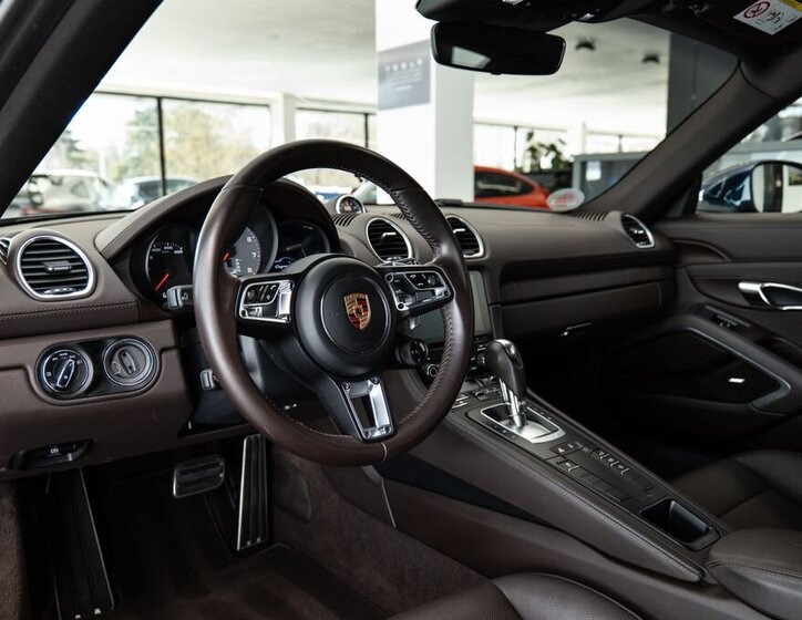 Porsche Cayman Kupé 2,5 l 257 kw