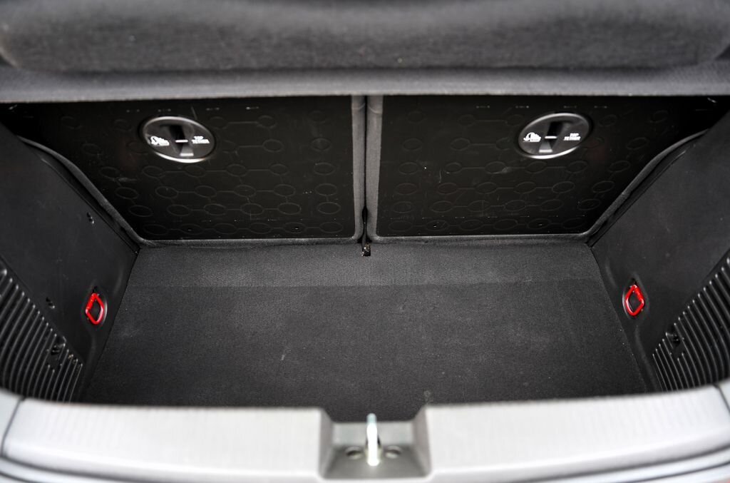 Opel Adam Hatchback 1,4 l 64 kw