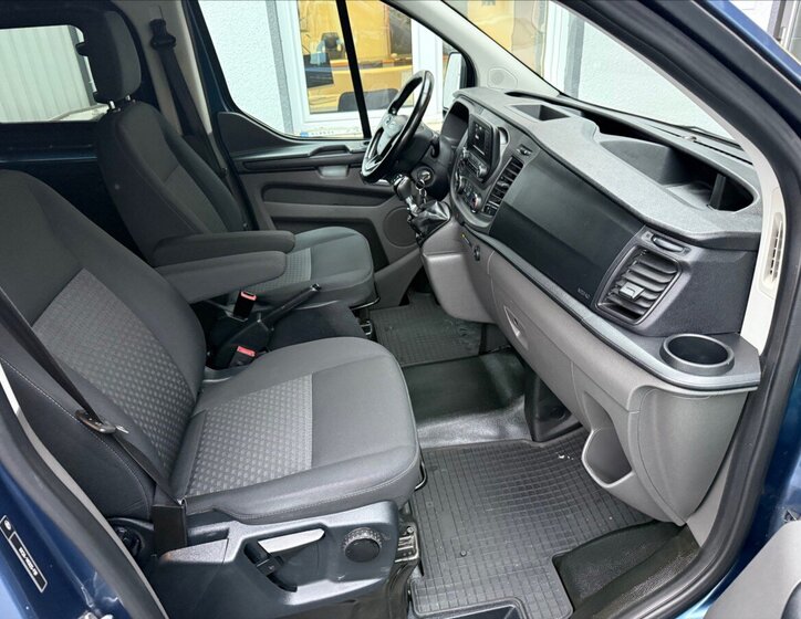 Ford Transit Custom 12