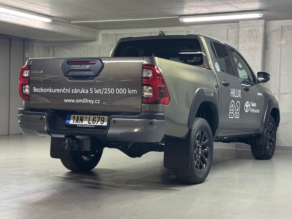 Toyota Hilux Pick-up 2,8 l 150 kw