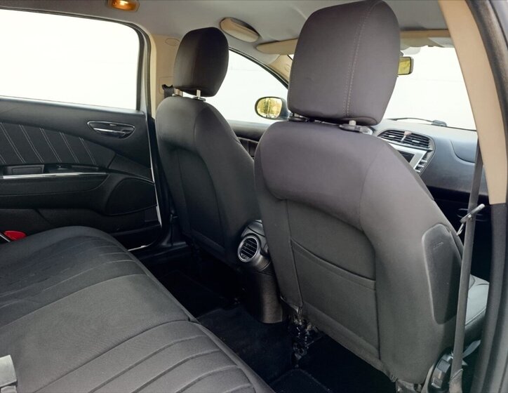 Lancia Delta Hatchback 1,6 l 88 kw