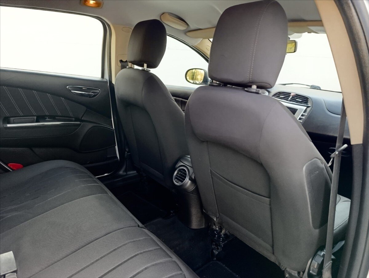 Lancia Delta Hatchback 1,6 l 88 kw