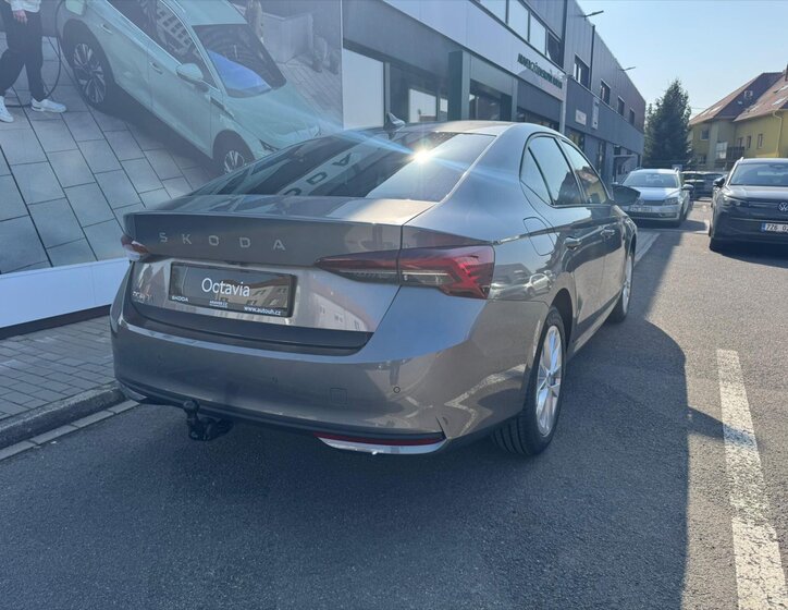 Škoda Octavia Sedan / Limuzína 1,5 l 110 kw