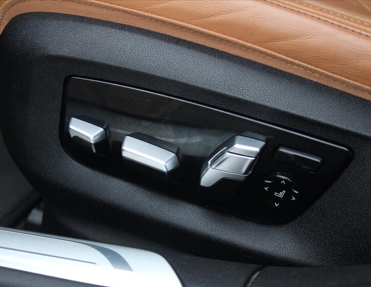 BMW Řada 7 Sedan / Limuzína 3,0 l 195 kw