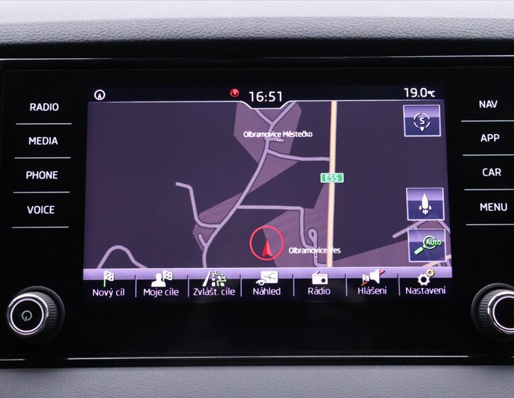 Škoda Karoq SUV 1,5 l 110 kw