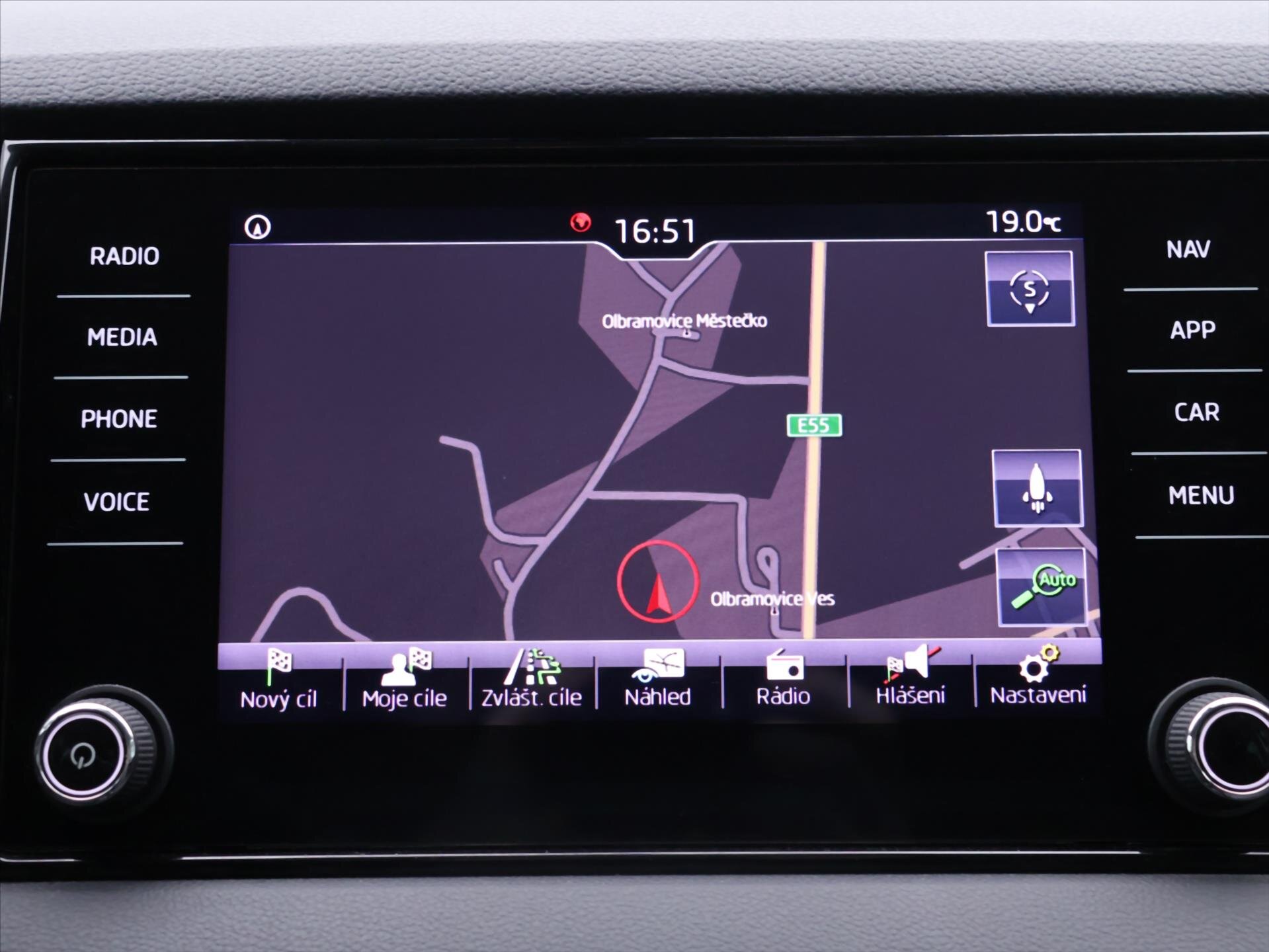 Škoda Karoq SUV 1,5 l 110 kw