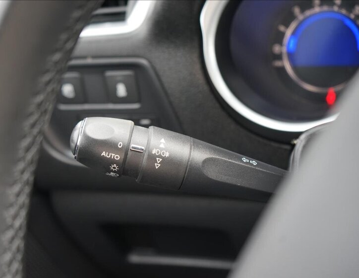 DS Automobiles DS4 Hatchback 1,6 l 88 kw