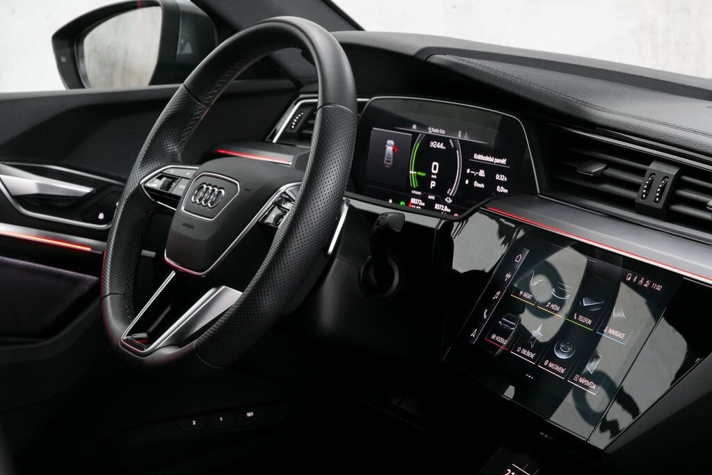 Audi e-tron SUV 0,0 300 kw