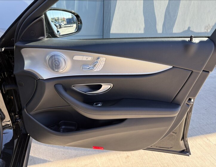 Mercedes-Benz Třídy E Sedan / Limuzína 3,0 l 190 kw