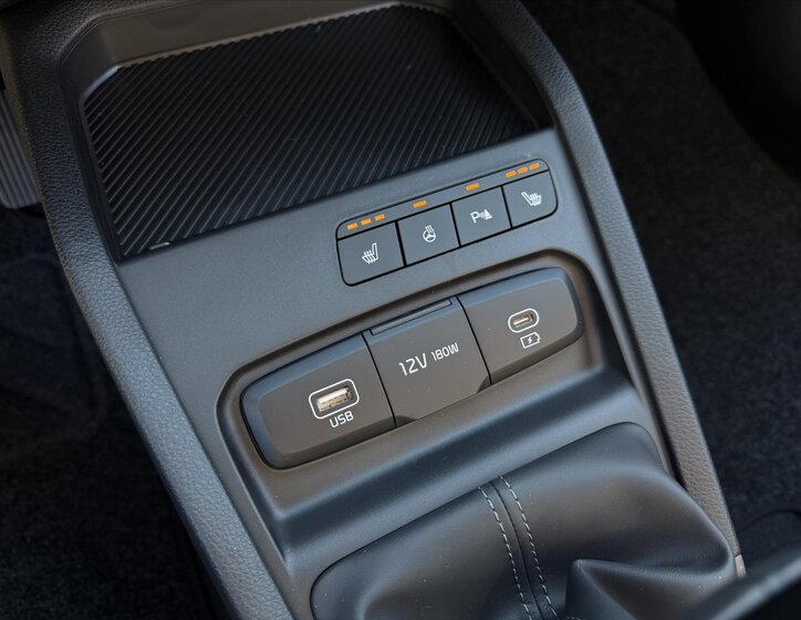 KIA Stonic SUV / Terénní 998,0 74 kw