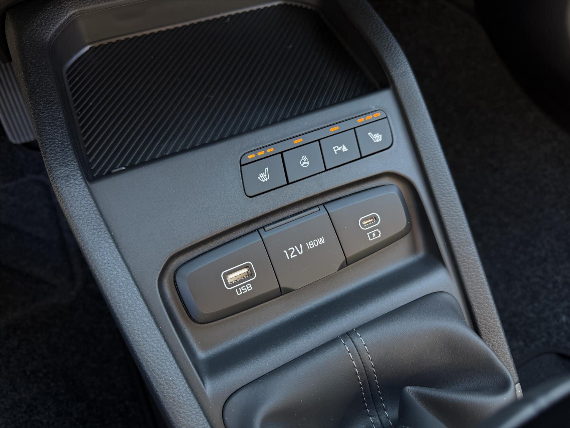 KIA Stonic SUV / Terénní 998,0 74 kw