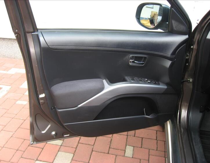 Mitsubishi Outlander 13