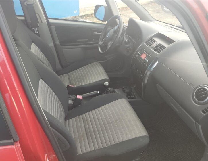 Suzuki SX4 8