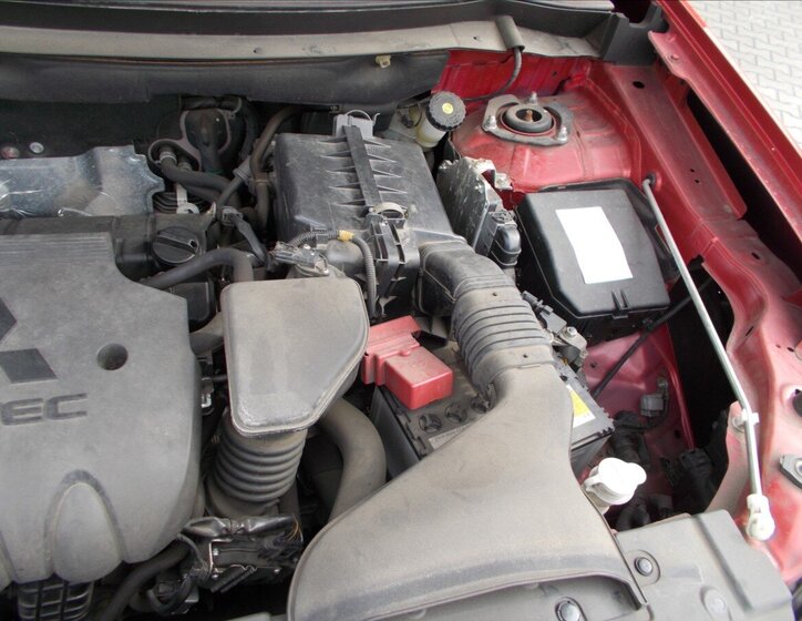 Mitsubishi Outlander SUV / Terénní 2,0 l 110 kw