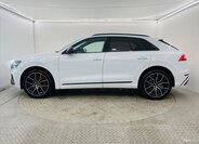 Audi Q8 SUV / Terénní 3,0 l 210 kw