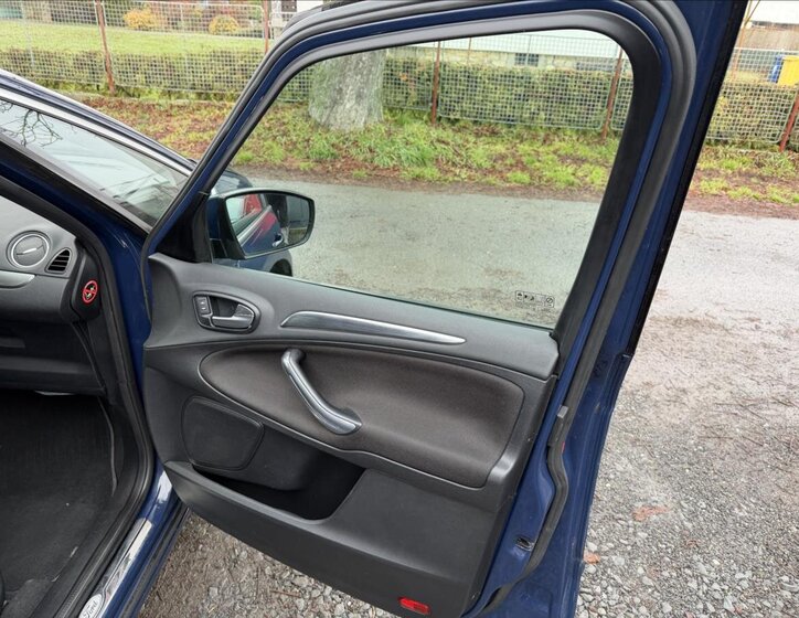 Ford S-MAX MPV 2,2 l 147 kw