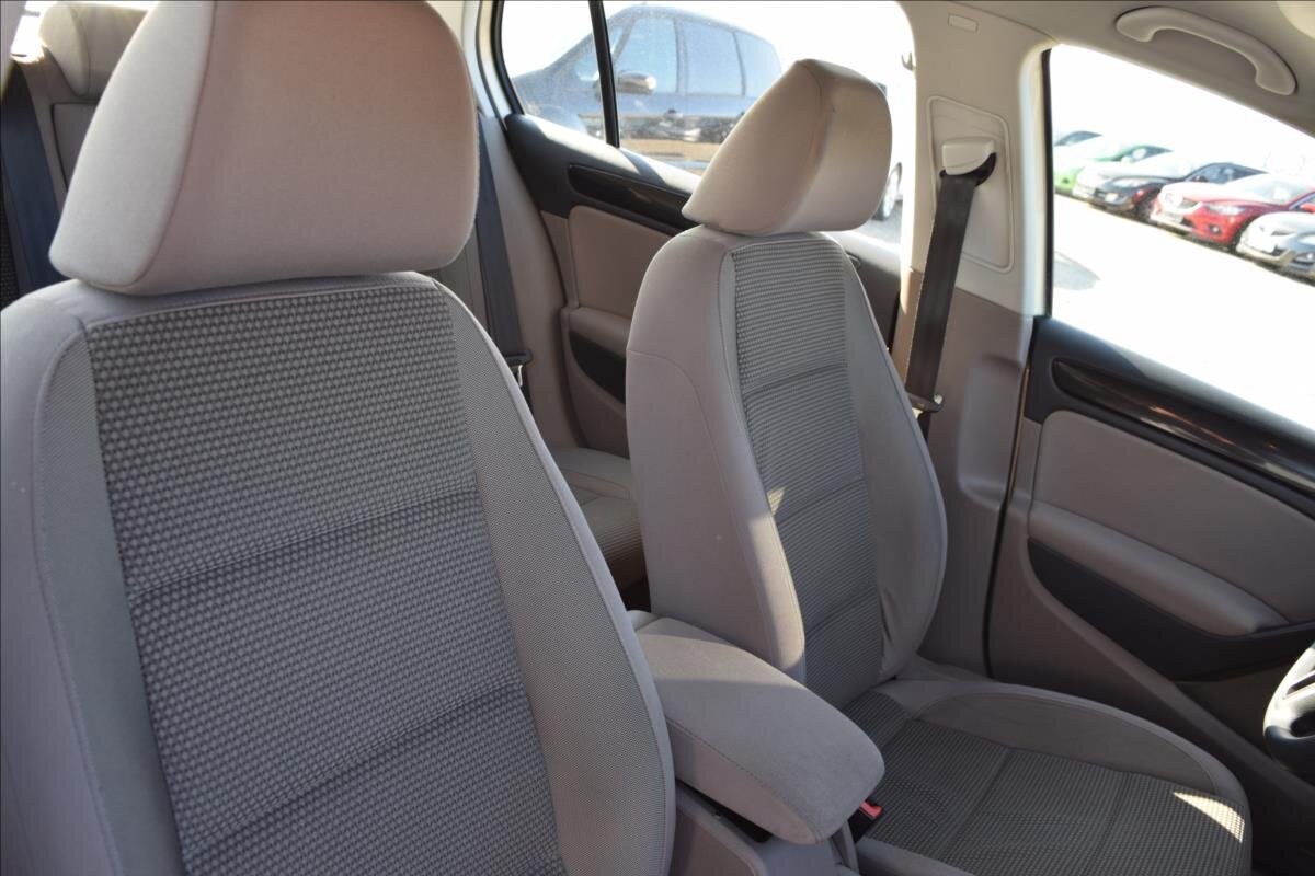 Volkswagen Golf Kombi 1,6 l 66 kw