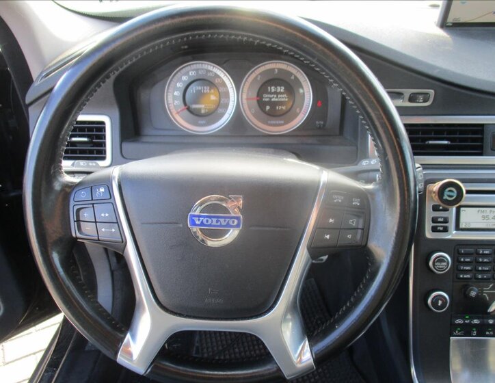 Volvo XC70 Kombi 2,4 l 151 kw