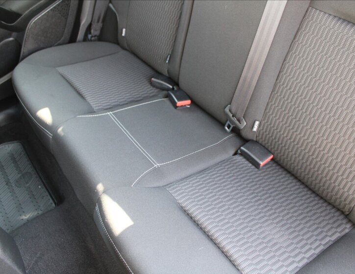 Peugeot 208 Hatchback 1,2 l 60 kw