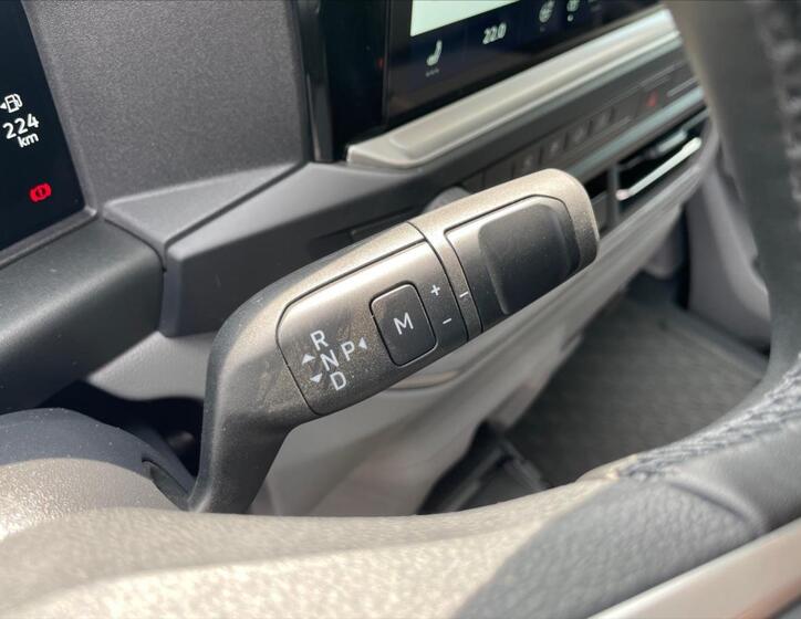 Volkswagen Caravelle 8