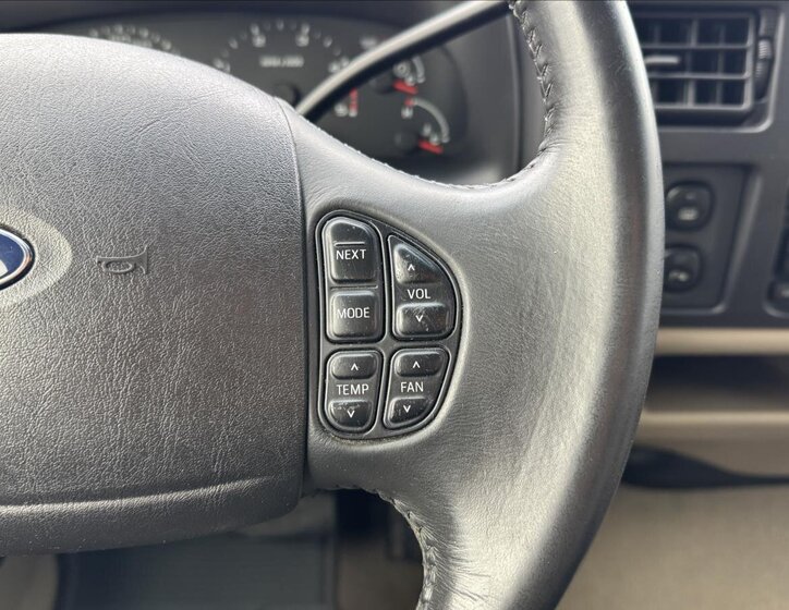 Ford Excursion SUV 6,0 l 239 kw