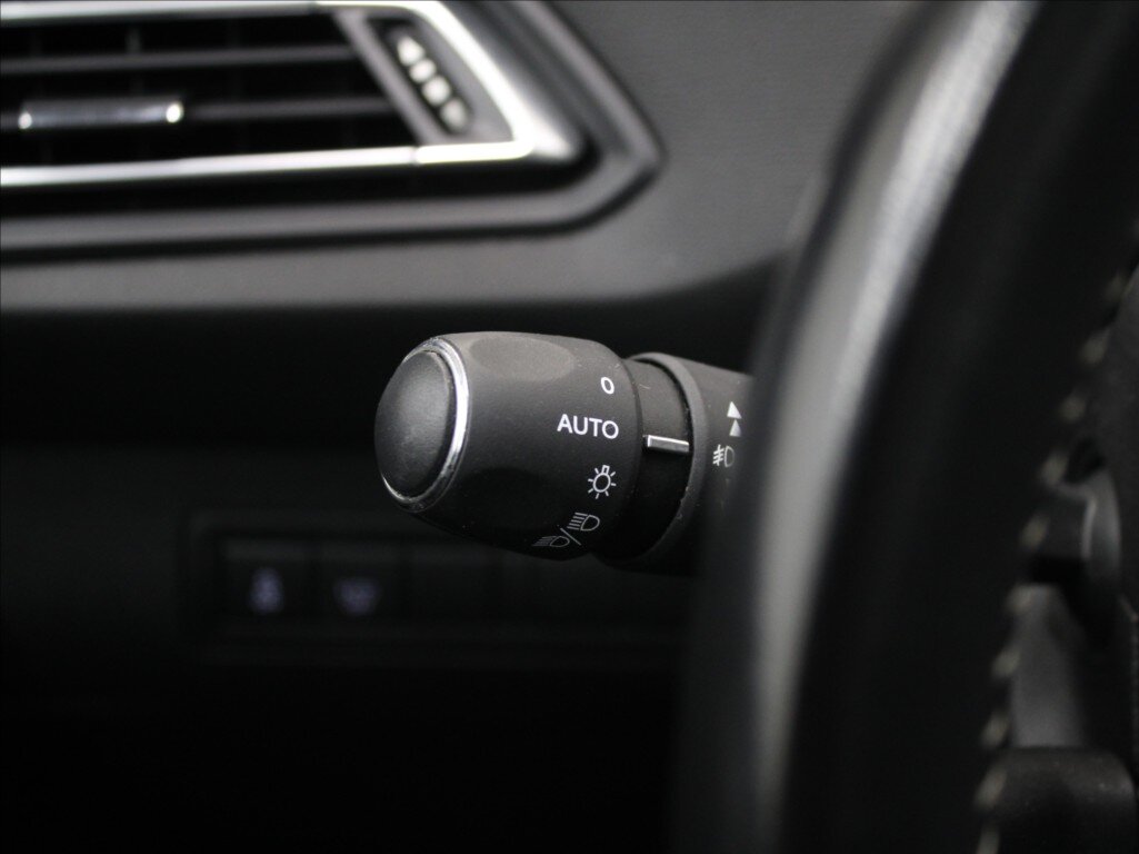 Peugeot 308 Hatchback 1,6 l 73 kw