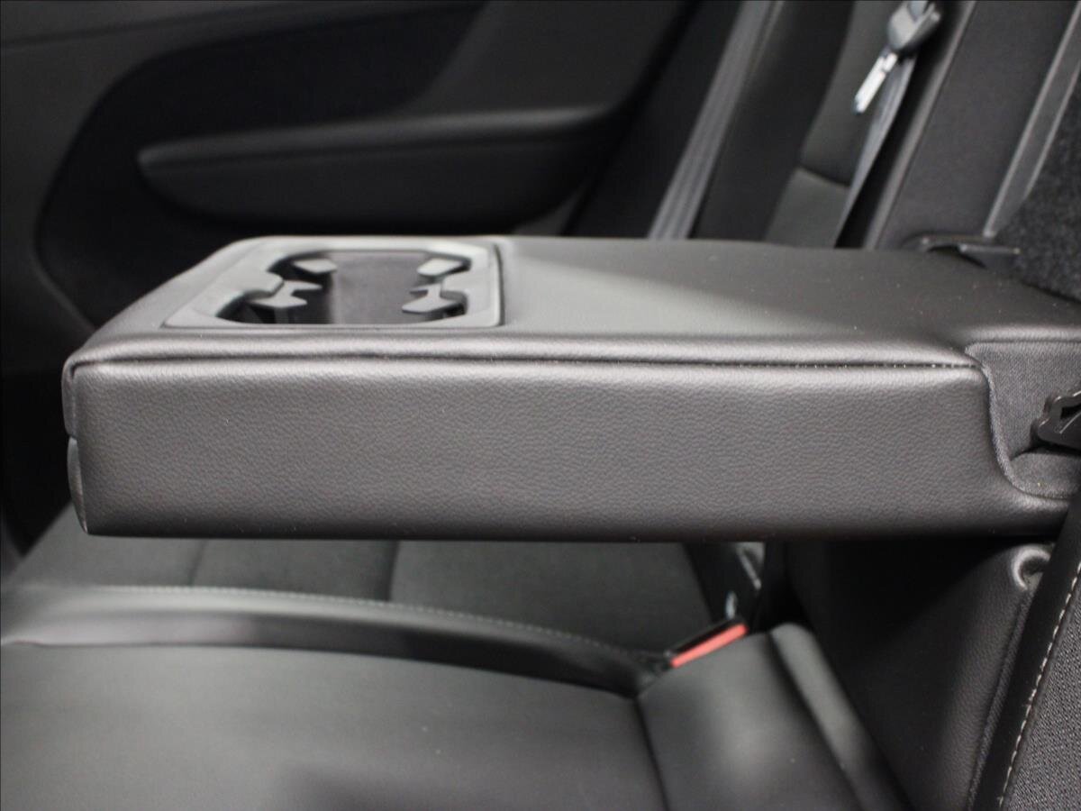 Volvo XC40 SUV / Terénní 2,0 l 182 kw