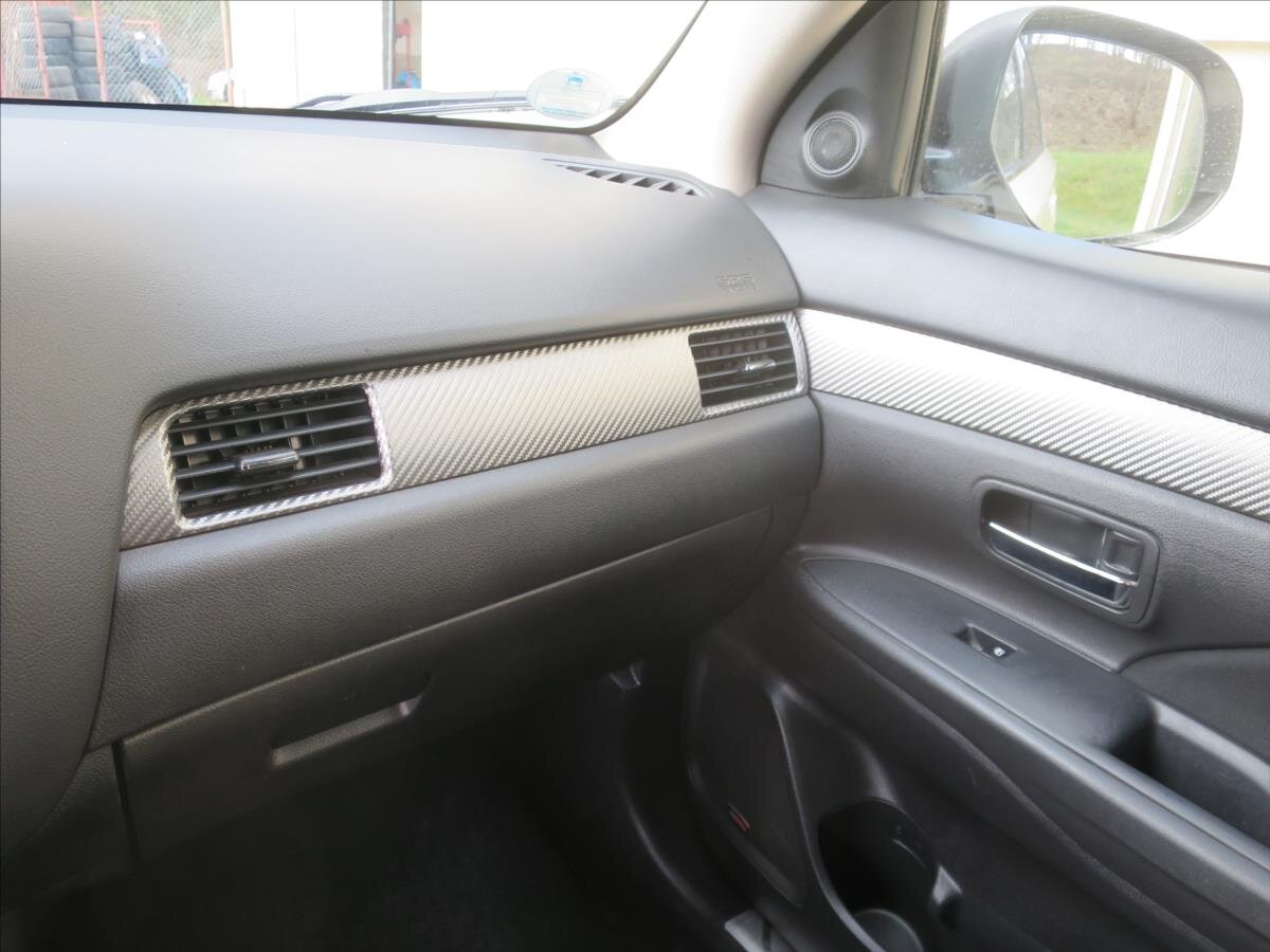 Mitsubishi Outlander SUV / Terénní 2,3 l 110 kw