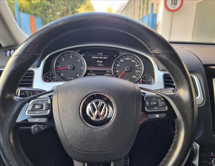 Volkswagen Touareg SUV 4,1 l 250 kw