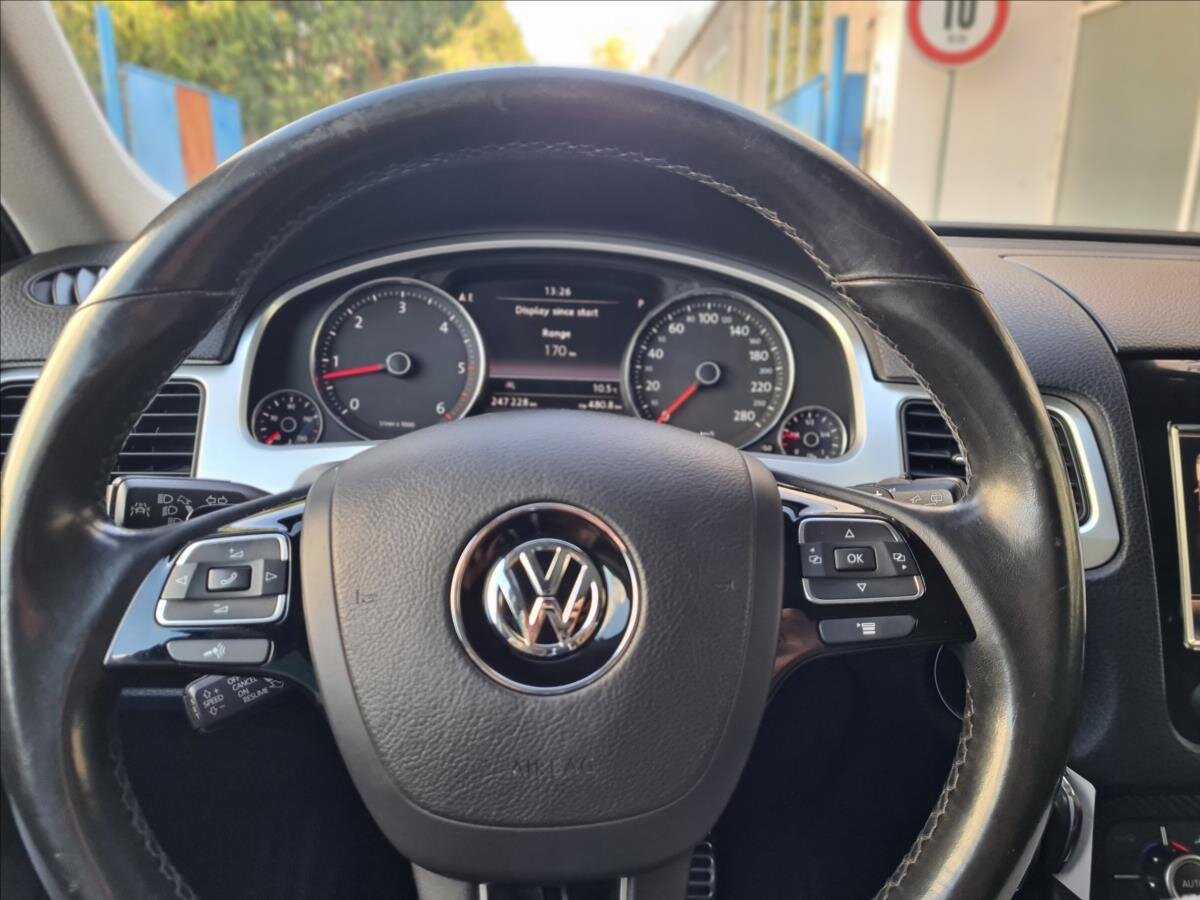 Volkswagen Touareg SUV 4,1 l 250 kw