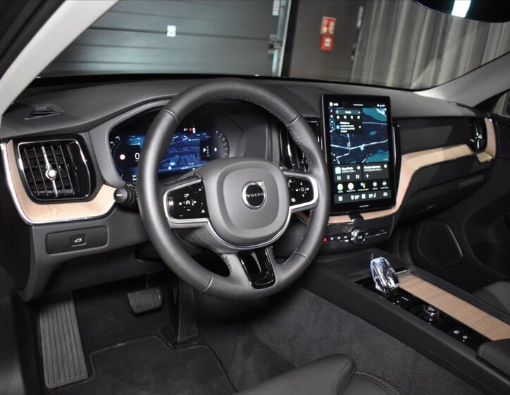 Volvo XC60 SUV / Terénní 2,0 l 184 kw