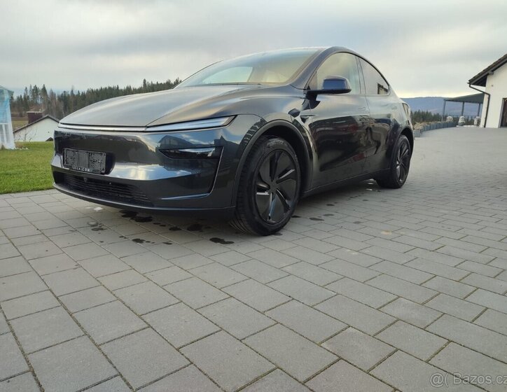Tesla Model Y Hatchback 0,0 0
