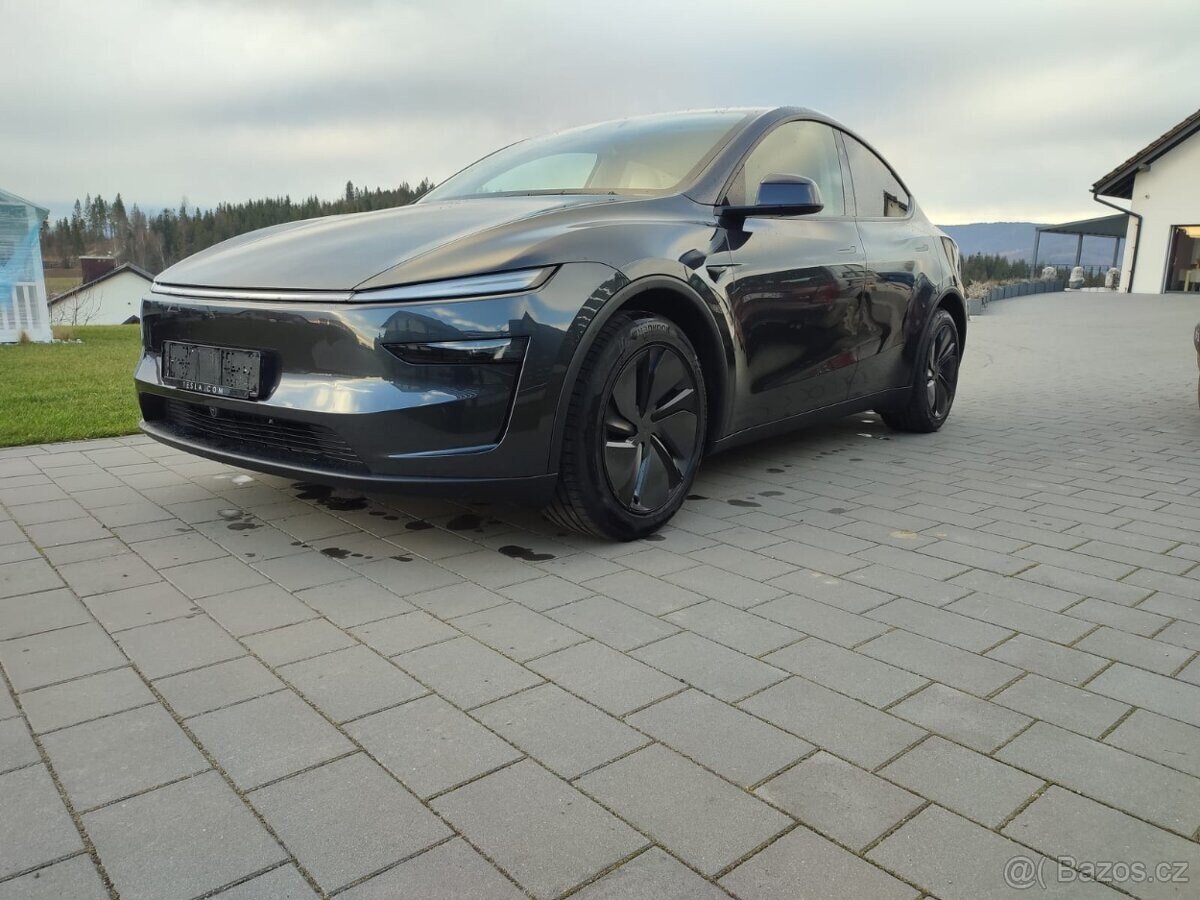 Tesla Model Y Hatchback 0,0 0