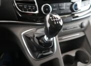 Ford Tourneo Custom 32