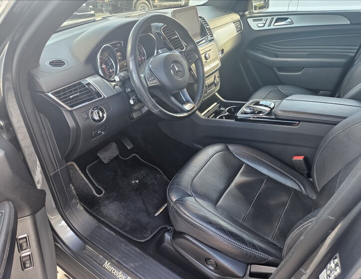 Mercedes-Benz GLE 10