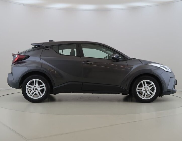 Toyota C-HR 4