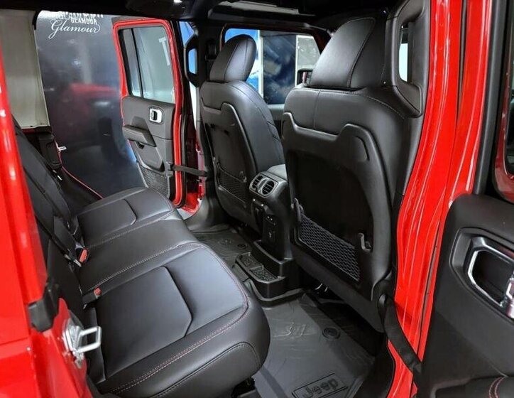 Jeep Wrangler Kombi 2,0 l 200 kw
