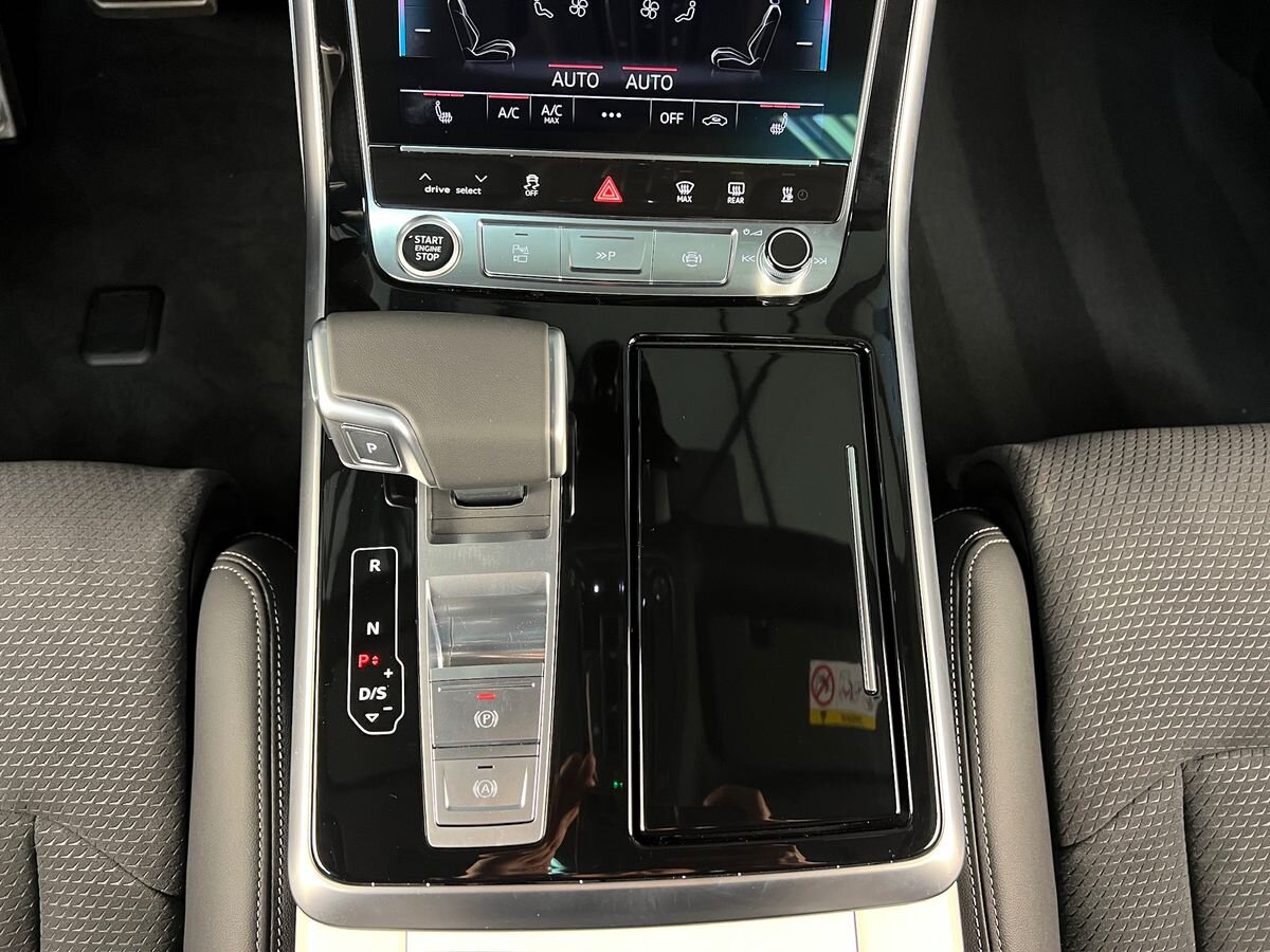 Audi Q8 SUV / Terénní 3,0 l 210 kw