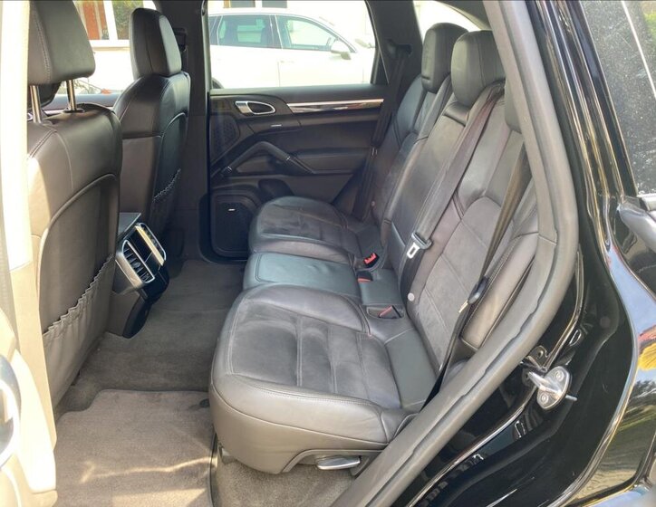 Porsche Cayenne SUV 3,0 l 184 kw