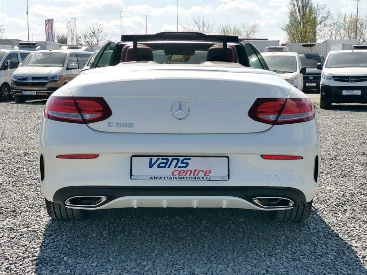 Mercedes-Benz Třídy C Kabriolet 2,0 l 180 kw