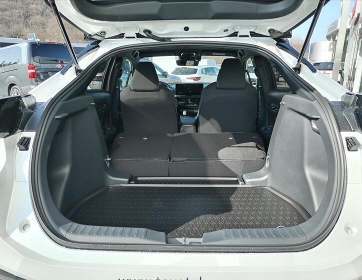 Toyota C-HR CUV / Crossover 0,0 103 kw