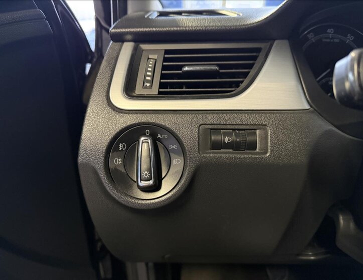 Škoda Rapid Hatchback 999,0 70 kw