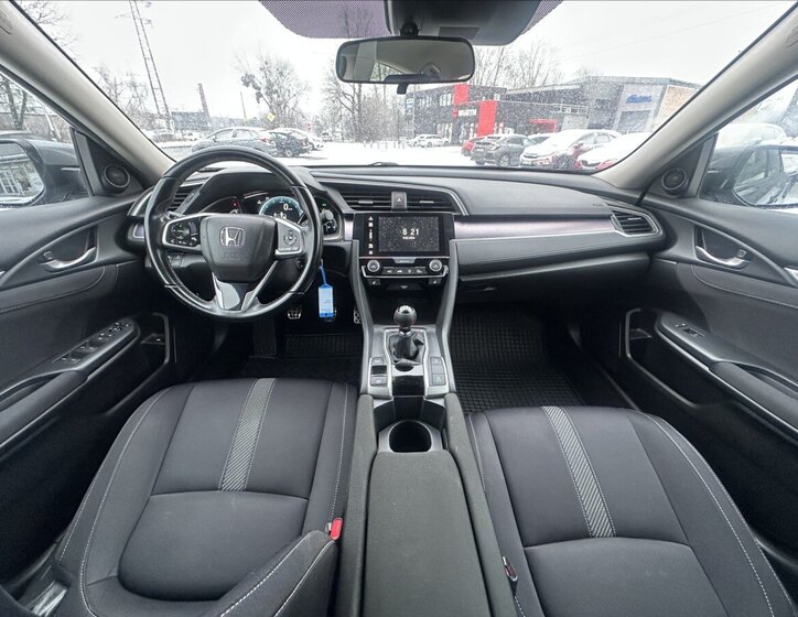 Honda Civic Sedan / Limuzína 1,5 l 134 kw