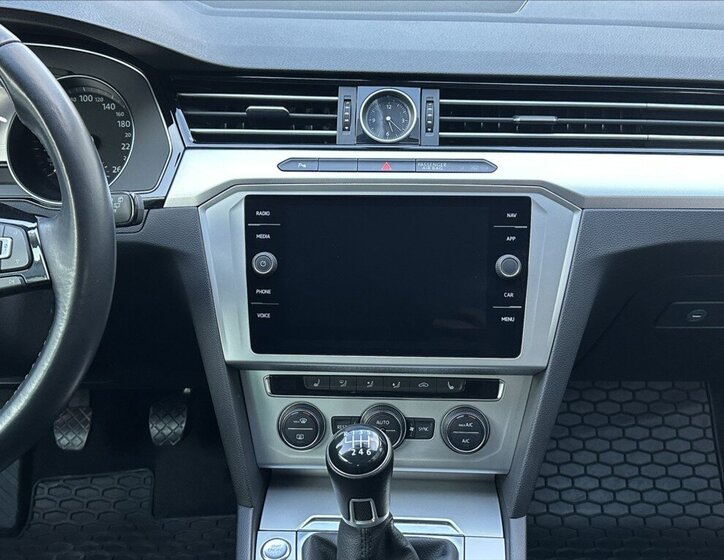 Volkswagen Passat Kombi 1,4 l 110 kw