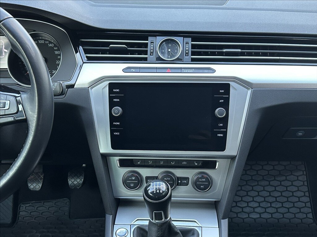 Volkswagen Passat Kombi 1,4 l 110 kw